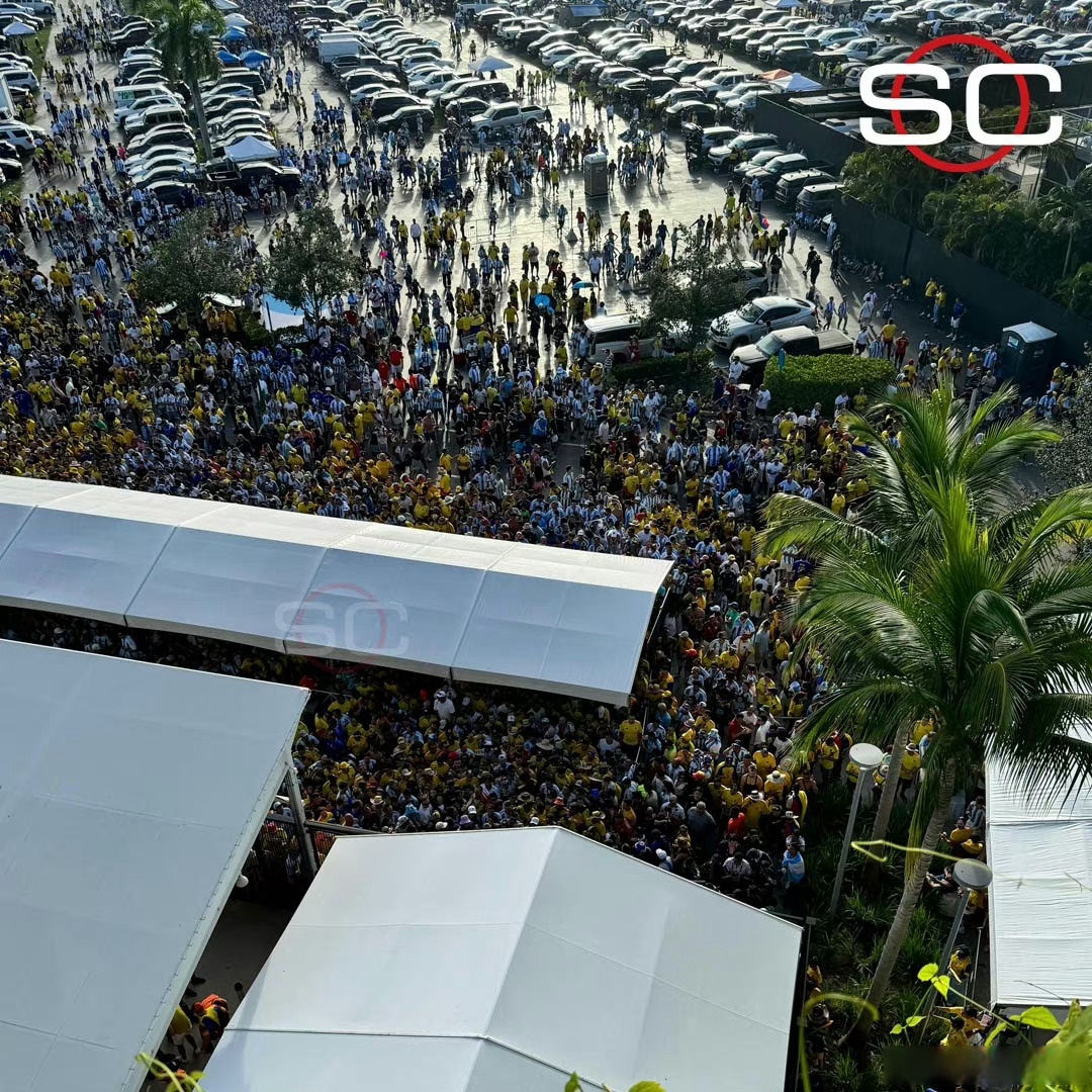 关于场面火爆!美洲杯观众席沸腾不已的信息 关于场面火爆!美洲杯观众席沸腾不已的信息