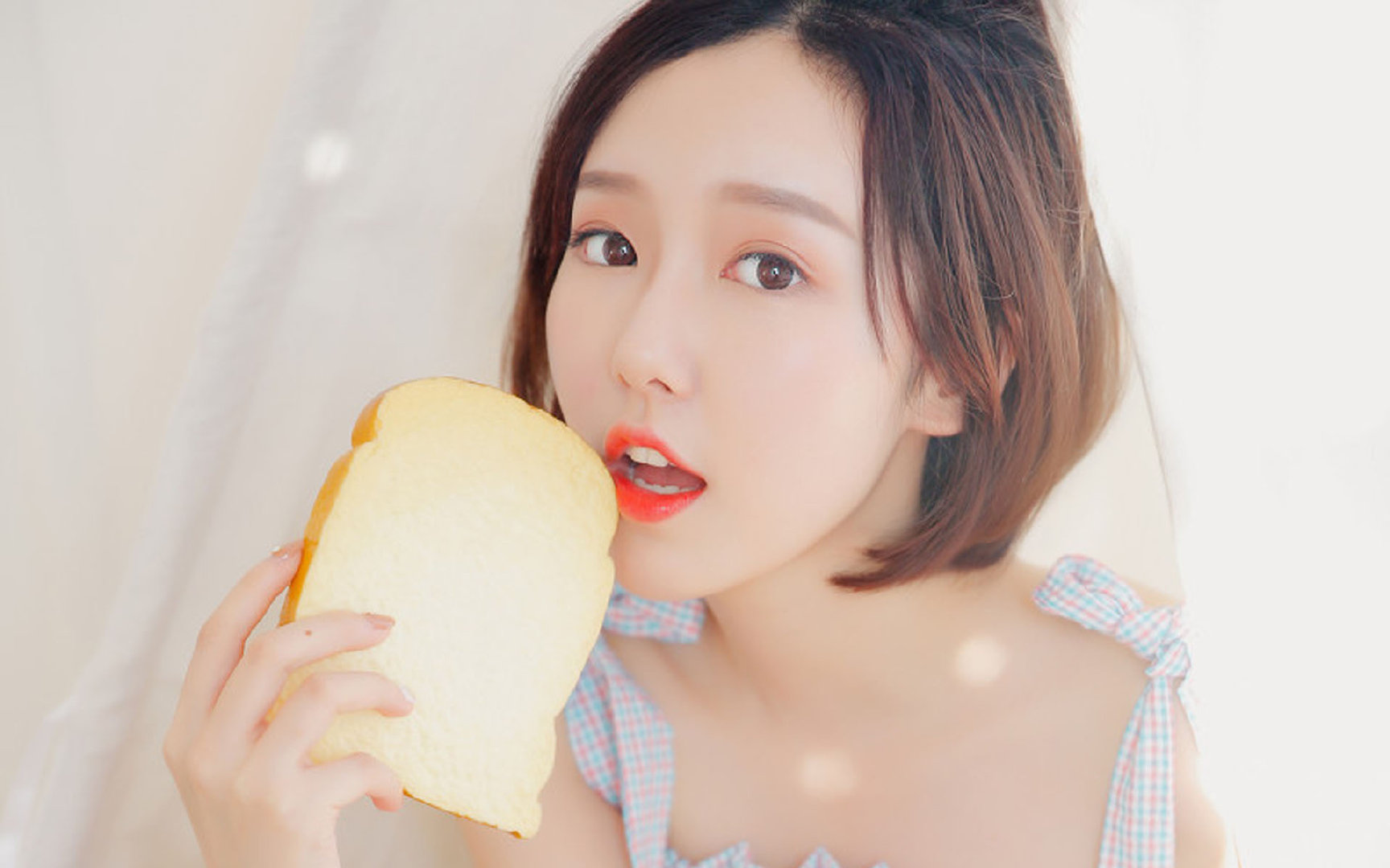 当76人撞上上海队，一场篮球外交与布克的统治力教学