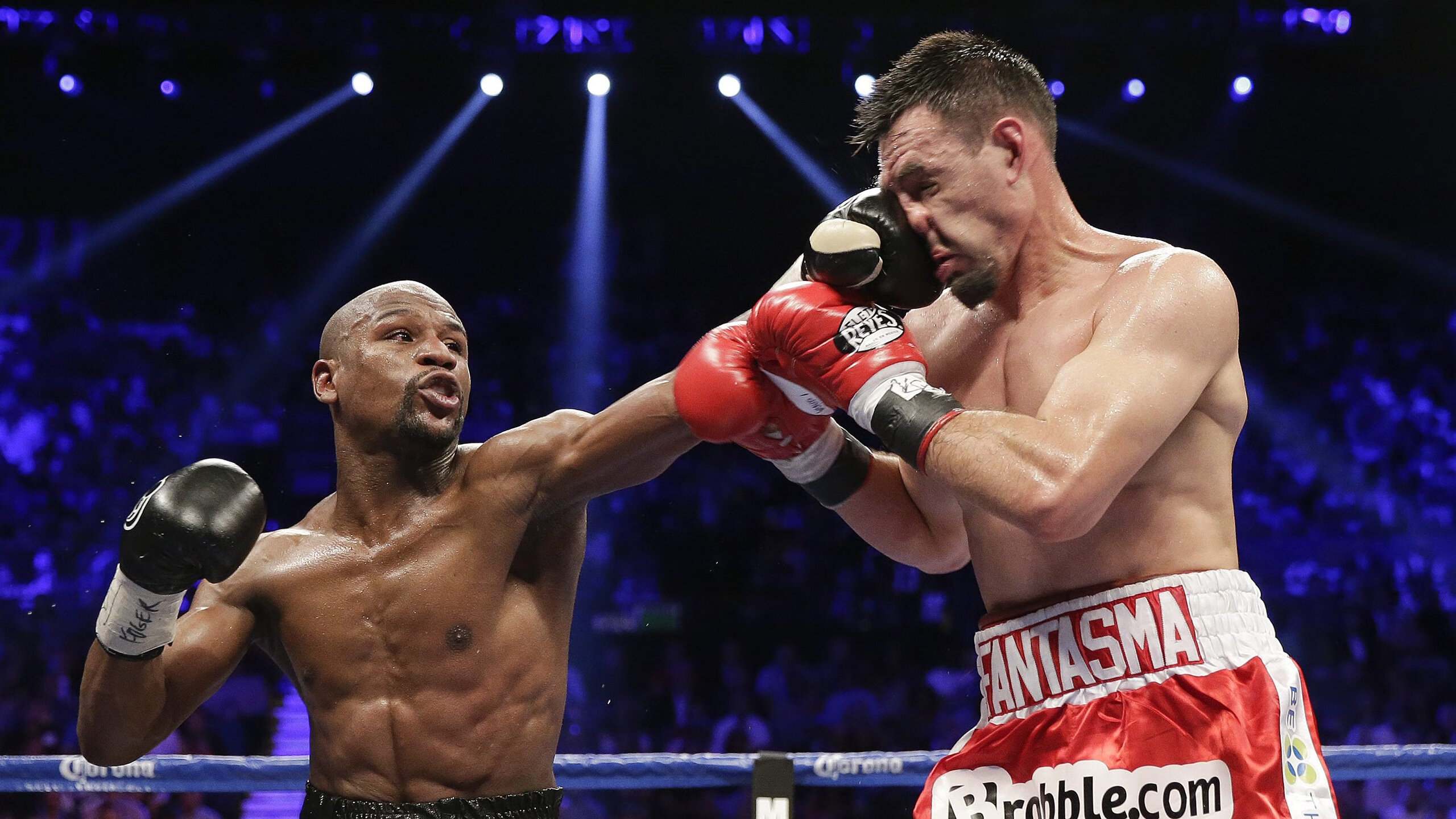 克莱三分雨冲垮盐湖城防线 爵士用团队篮球教科书式压制字母哥